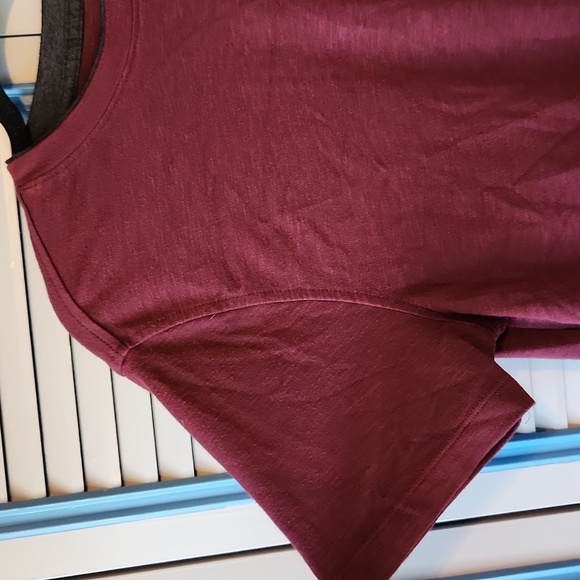 Van Heusen Burgundy Tee Shirt - Picture 5 of 10